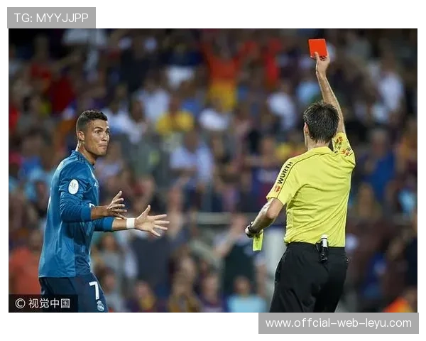 模拟犯规为何会被判黄牌？裁判如何识别假摔行为