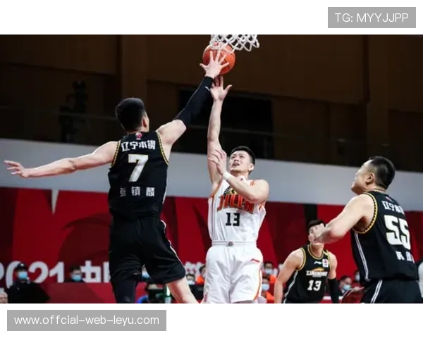 扬尼斯挡拆拉开有效空位，带动球队得分结构优化