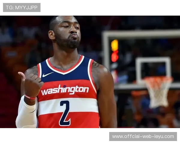 约翰·沃尔突破拉开与德罗赞的得分差距，提升球队关键时刻攻击力