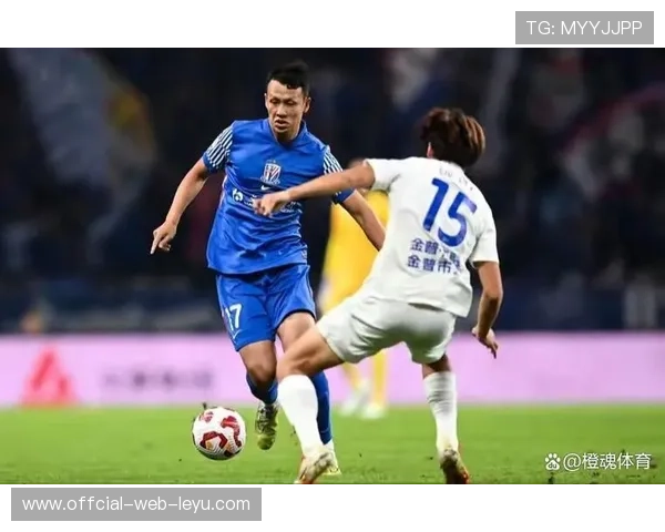 吐口水红牌判罚到底有没有争议？足球规则是怎么规定的？