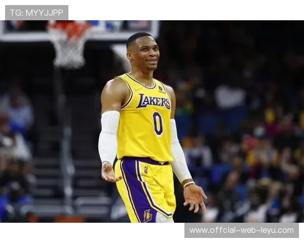 沃尔无球跑动增多，改变进攻节奏影响对手防守布局